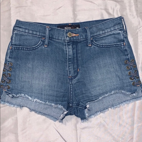 Hollister Short-Short Highrise - Picture 1 of 3